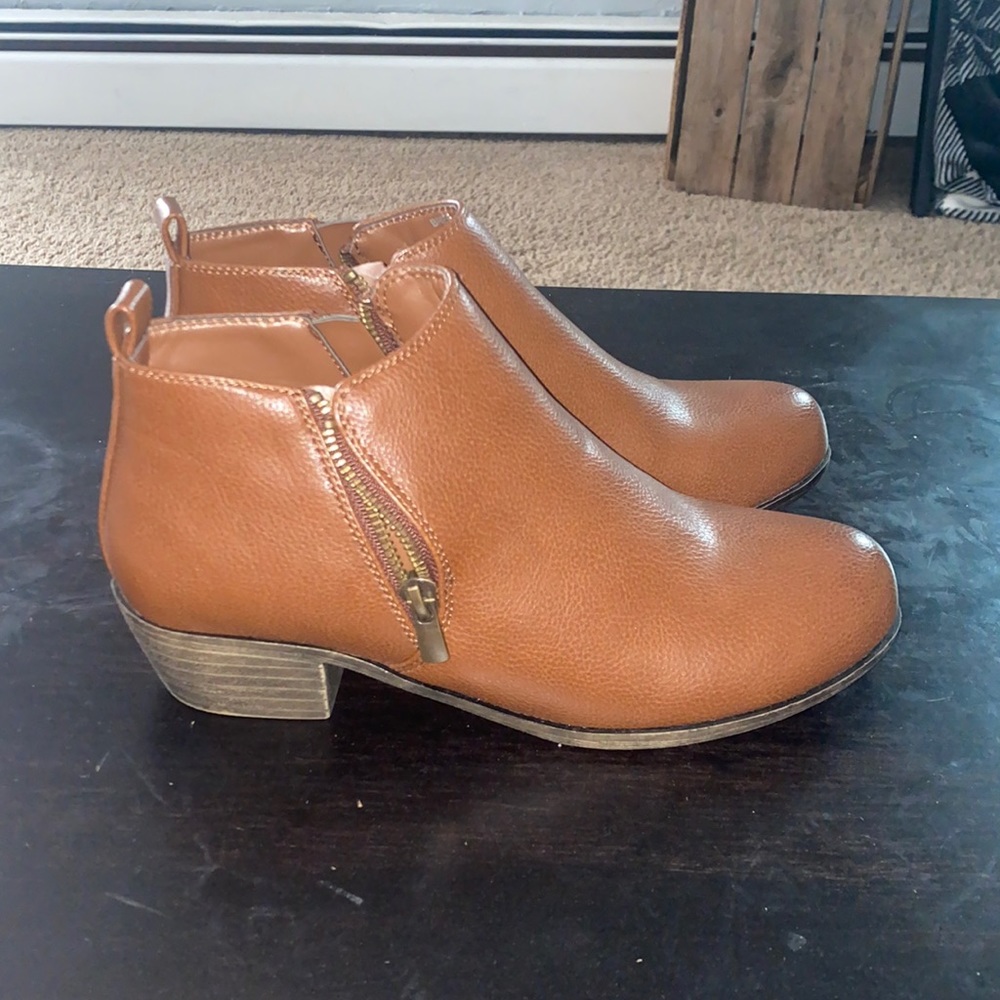 Jessica Cline brown zip up booties